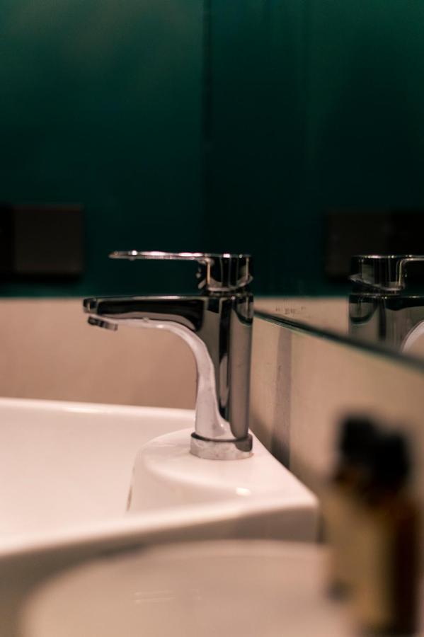 Lokal Rooms X Shahrah-E-Faisal Karachi Extérieur photo