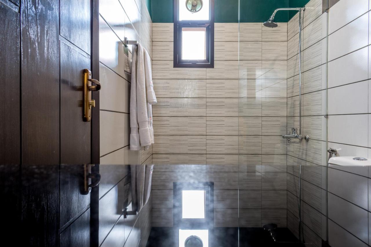 Lokal Rooms X Shahrah-E-Faisal Karachi Extérieur photo